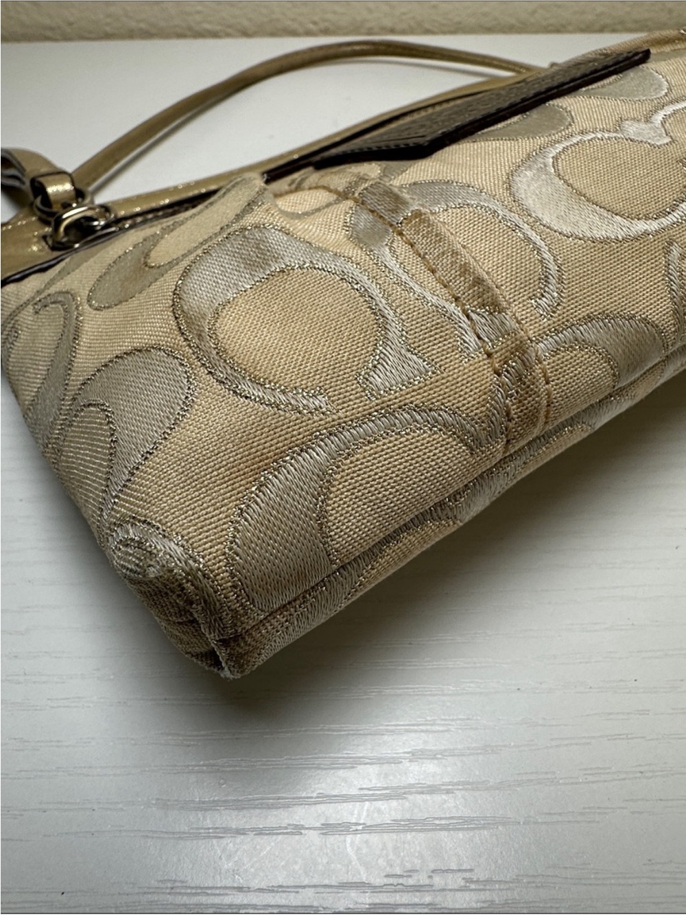 Y2K Coach Poppy Signature Canvas Metallic Trim Wristlet or mini Shoulder bag - Picture 8 of 12